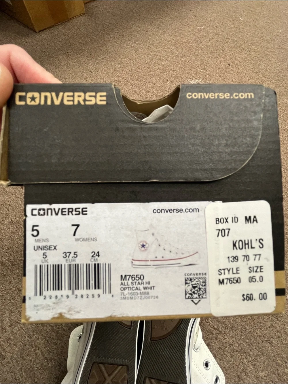Classic women’s white Converse sneakers - Picture 4 of 4